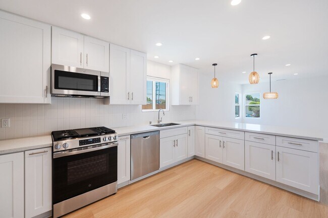 Building Photo - New Torrance Home!