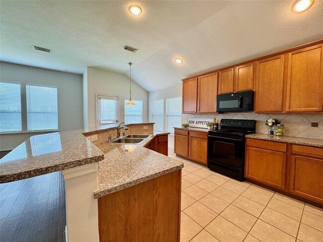 Building Photo - 2015 Lansing Cove Dr