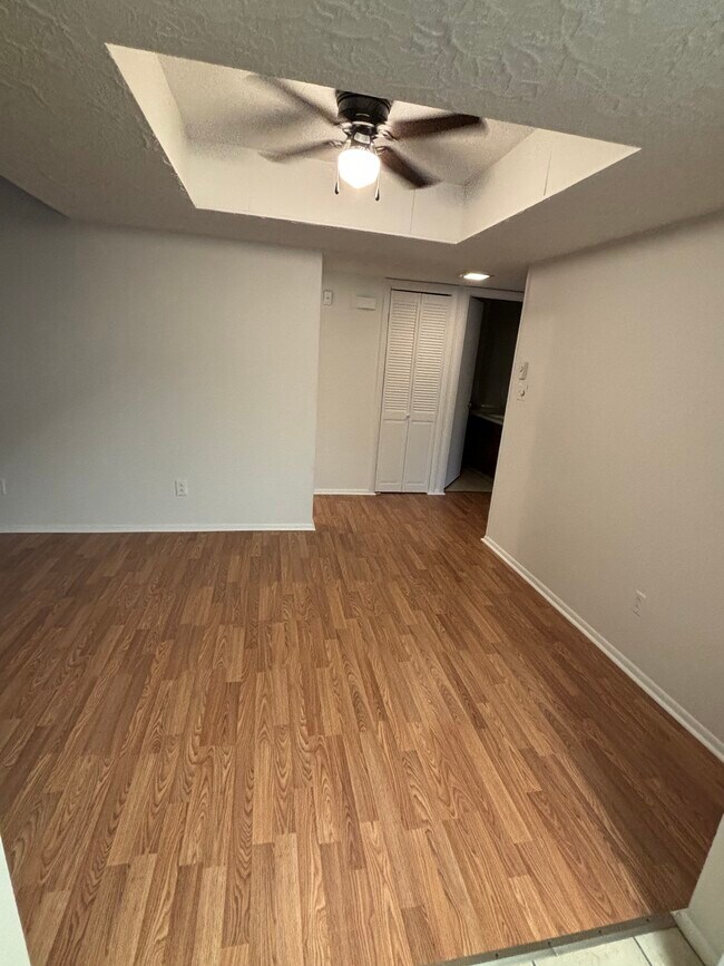 Building Photo - 1440 Vega Cir