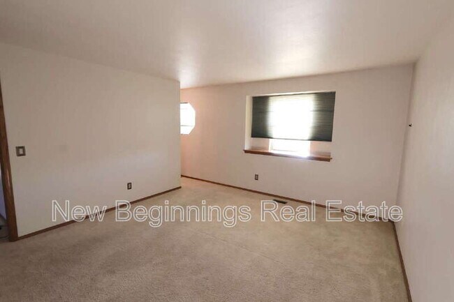 Building Photo - 2125 Sather Dr