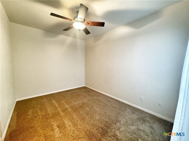 Building Photo - 2263 Kensington Way