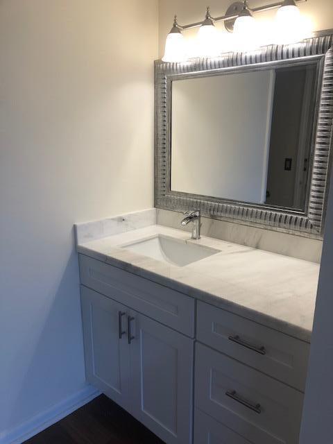 Building Photo - 6217 Balboa Cir