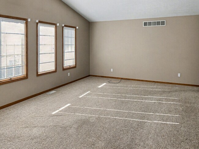 Building Photo - 783 Holly Creek Dr