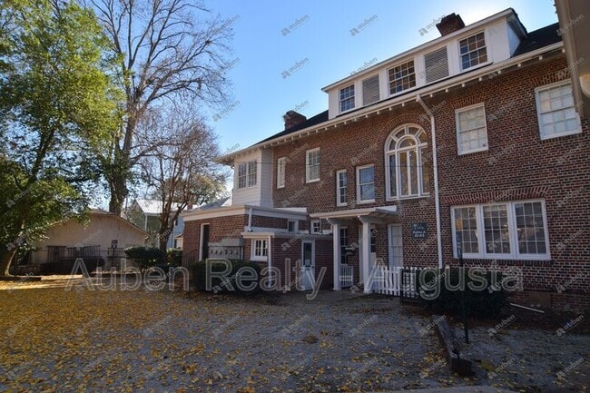 Primary Photo - 239 Greene St