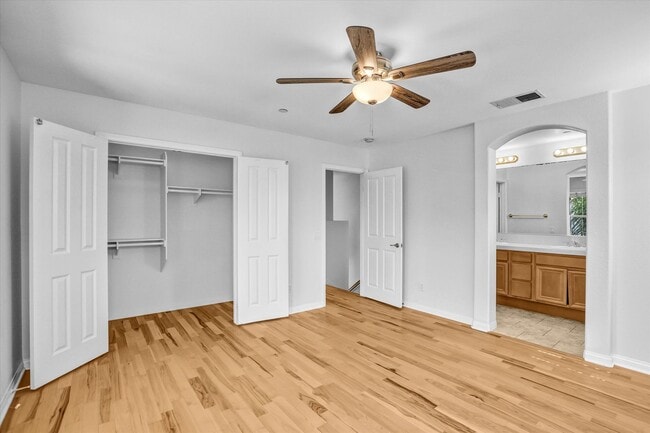 Building Photo - Move In Special $1000 Off - 3BD/3.5BA Detached Townhouse w/ 2 Car Garage
