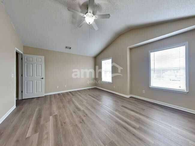 Building Photo - 113 Willow Lakes Ct