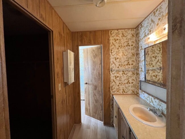 Building Photo - 2 Bedroom Manufactured Home in Bullhead City