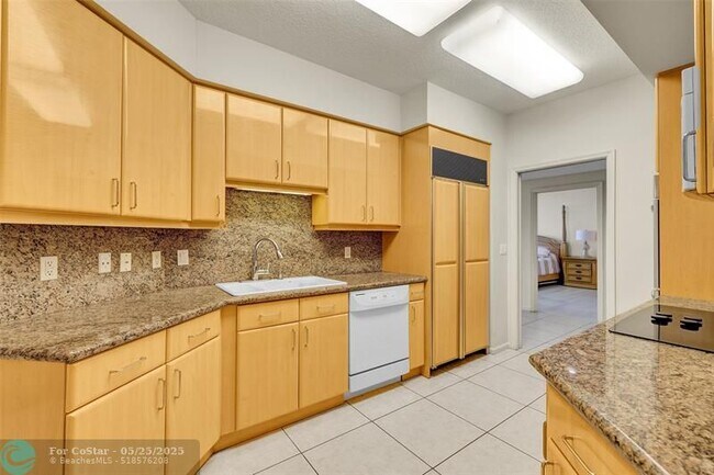 Building Photo - 6051 N Ocean Dr
