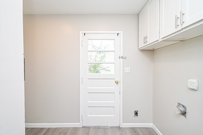 Building Photo - 2530 Bellfield St