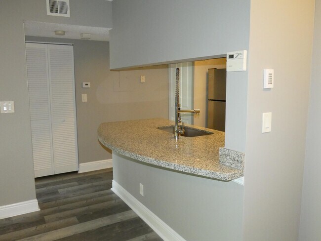 Building Photo - 5740 Rock Island Rd