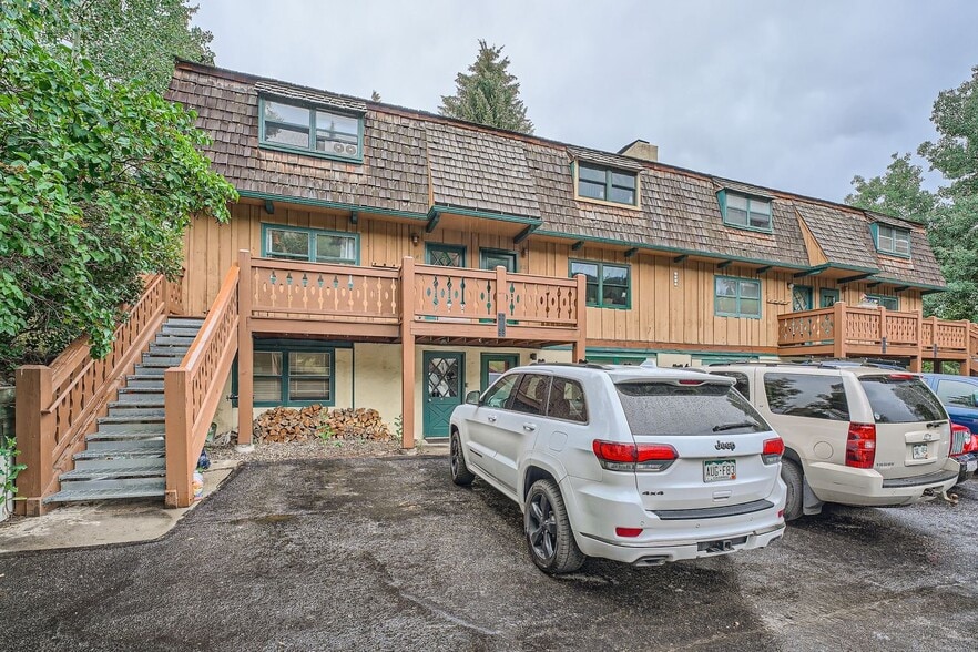 Building Photo - 2470 Chamonix Ln