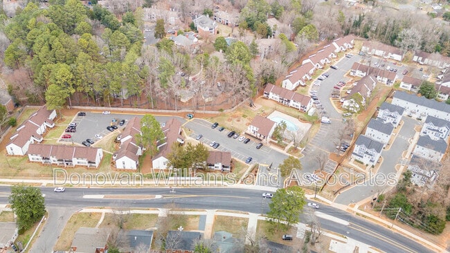 Building Photo - 2219 Kilborne Dr