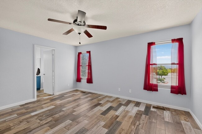 Building Photo - 624 Torretta Dr SW