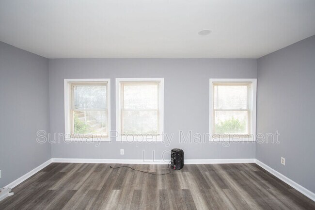 Building Photo - 200 Cooper St