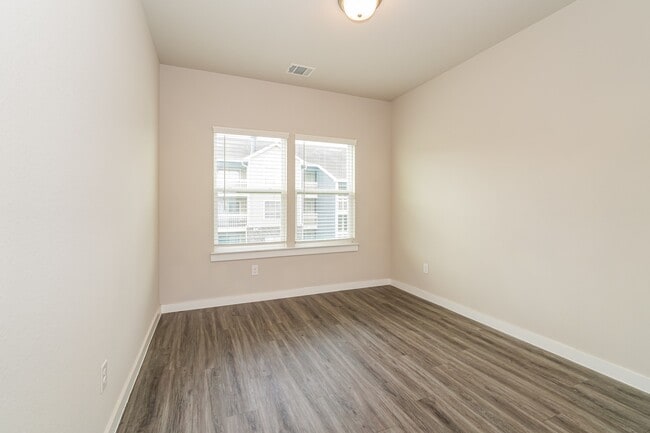 Building Photo - 18330 W Centro Cir