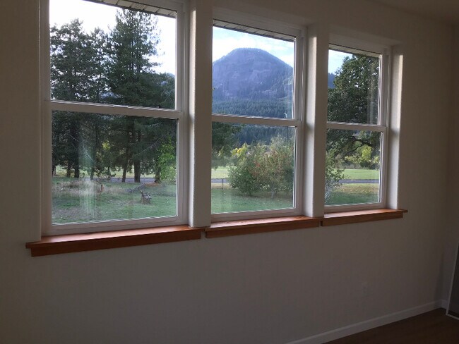 Building Photo - 1005 Chenowuth