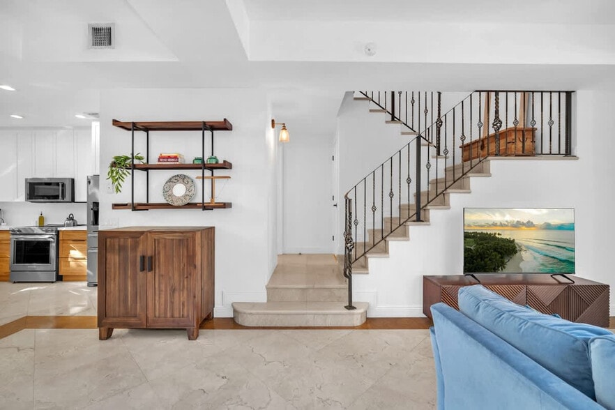 Building Photo - 3216 Gifford Ln