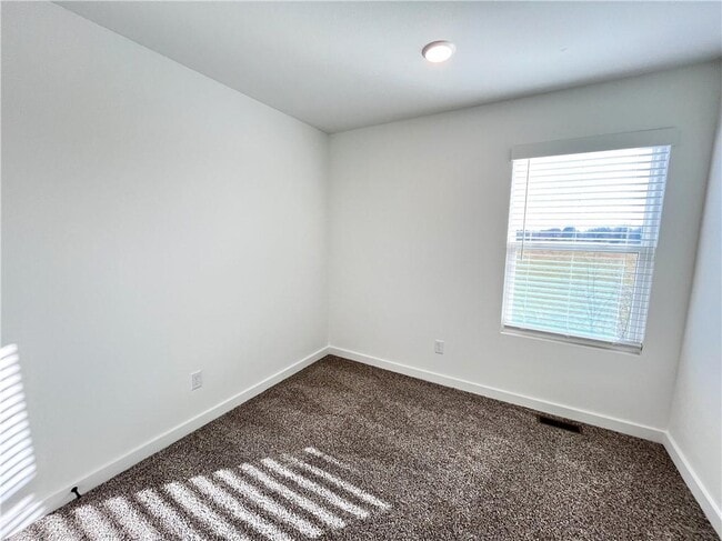 Building Photo - 841 Reading RR Ln