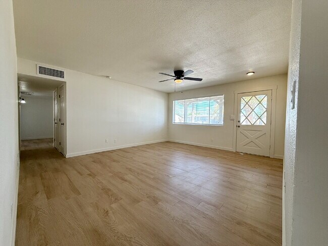 Building Photo - Charming 3-Bedroom , 1 Story ,  FULLY REMO...