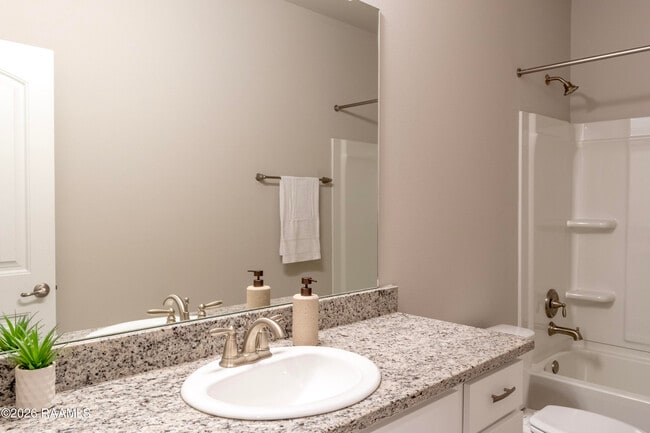 Building Photo - 400 Eastwood Dr