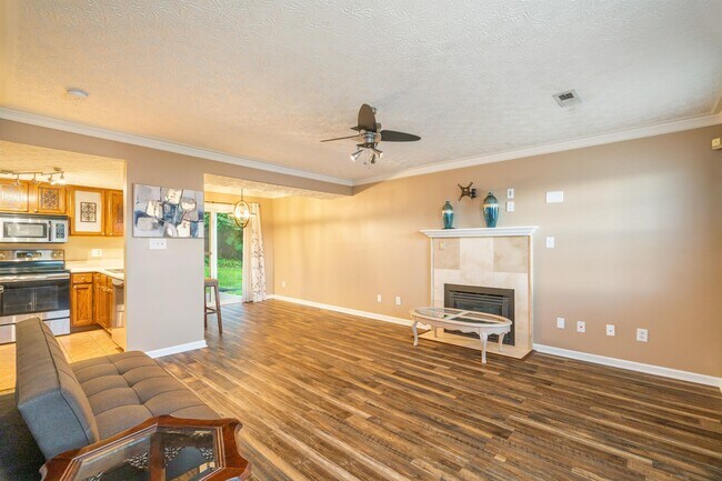 Building Photo - 2376 Wadsworth Dr