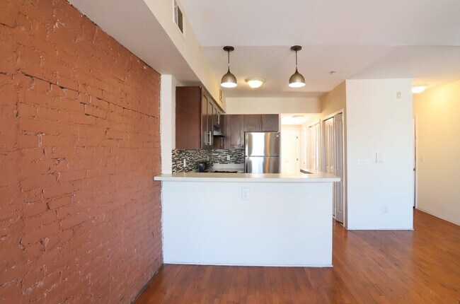 Building Photo - 37 Harmon St