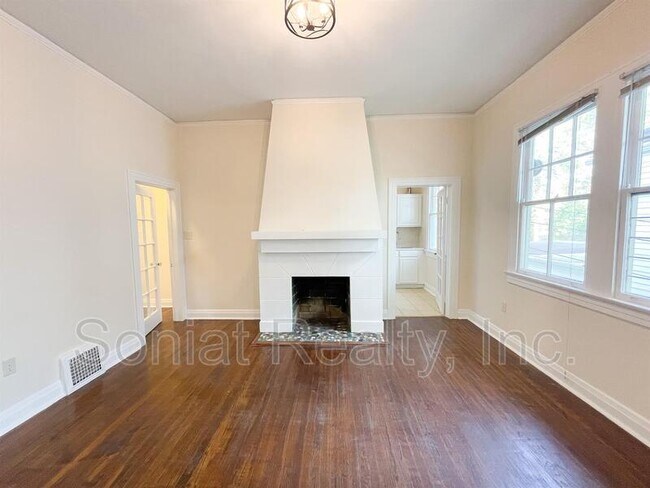 Building Photo - 710 Burdette St