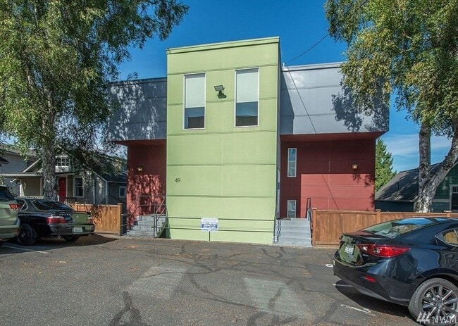 Primary Photo - Beautifully Updated Queen Anne 2bd 2bath T...