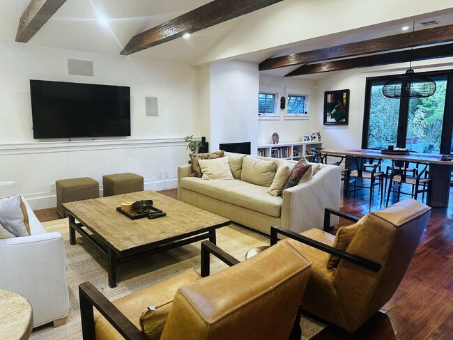 Building Photo - 3179 Bryant St