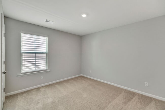 Building Photo - Summers Corner Home