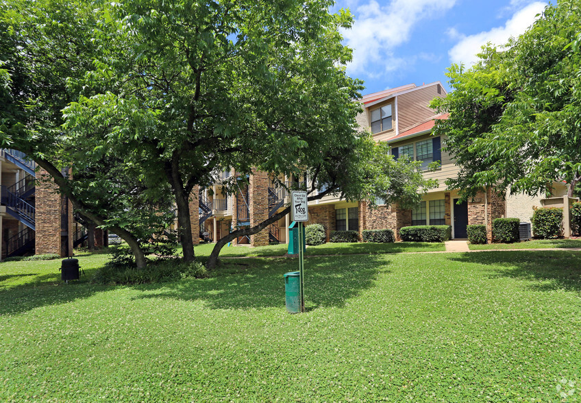 Greenery - Fielder Crossing