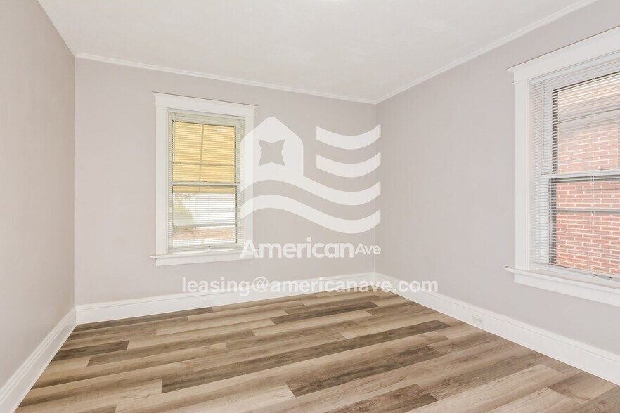 Building Photo - 4021 S Spring Ave