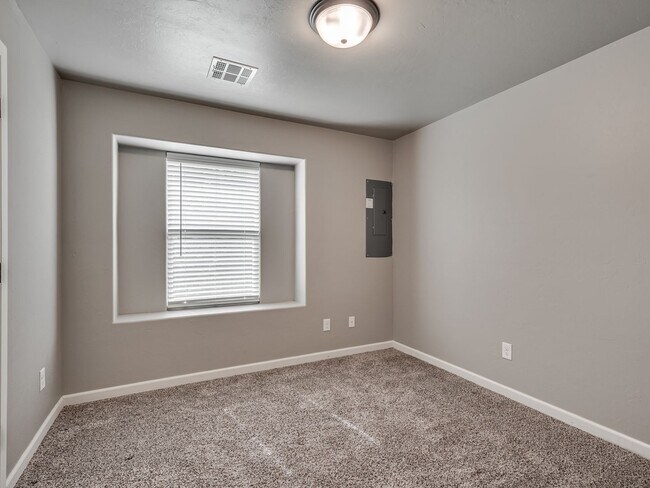 Building Photo - 5800 Campbell Creek Dr