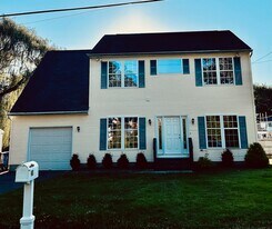 Building Photo - 40 Marlin Dr