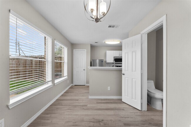 Building Photo - 105 Green Isle Ave