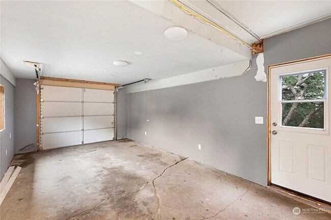 Building Photo - Amazing Richmond Beach Retreat 2bd 2ba