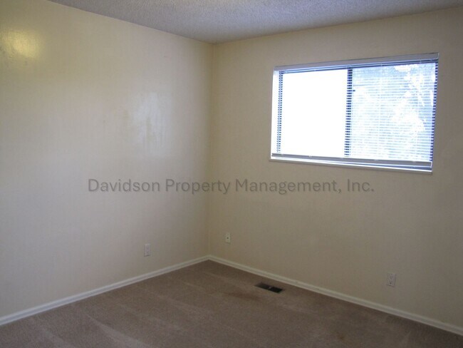 Building Photo - Great 4 Bedroom House in North Colorado Springs