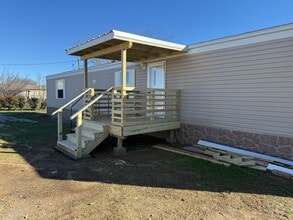 Building Photo - 3104 N Cardinal Rd