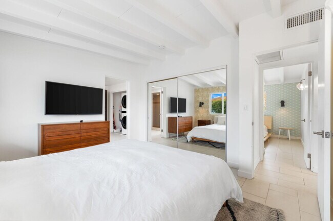 Building Photo - 45720 Abronia Trail