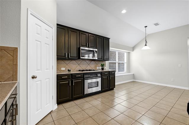 Building Photo - 7559 Seawood Dr