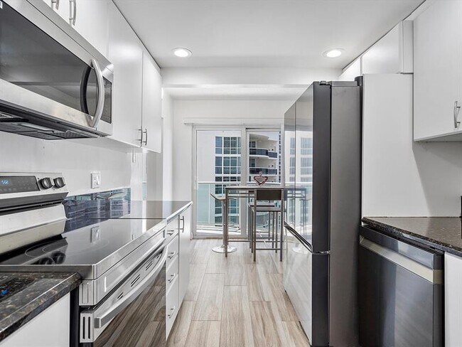 Building Photo - 3400 Galt Ocean Dr