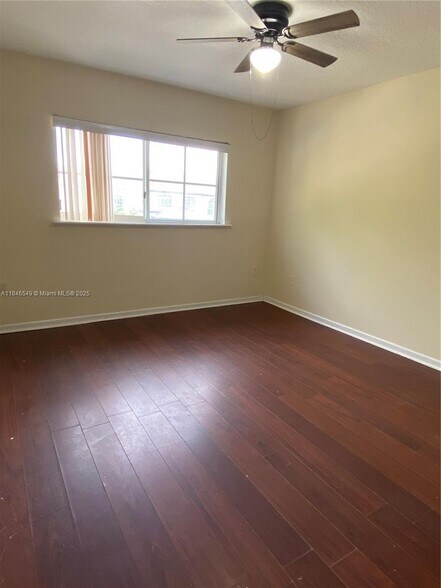 Building Photo - 12854 SW 49th Ct