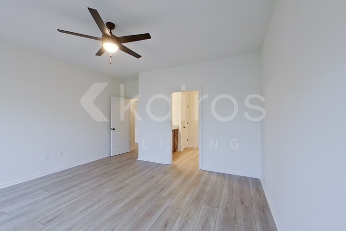 Building Photo - 300 Carencro St