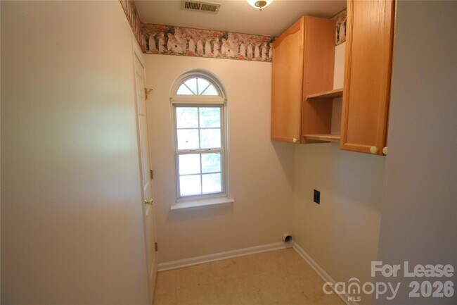 Building Photo - 3704 Wind Ridge Pl