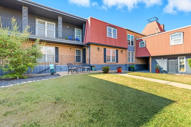 Building Photo - 900 S Lamar Blvd