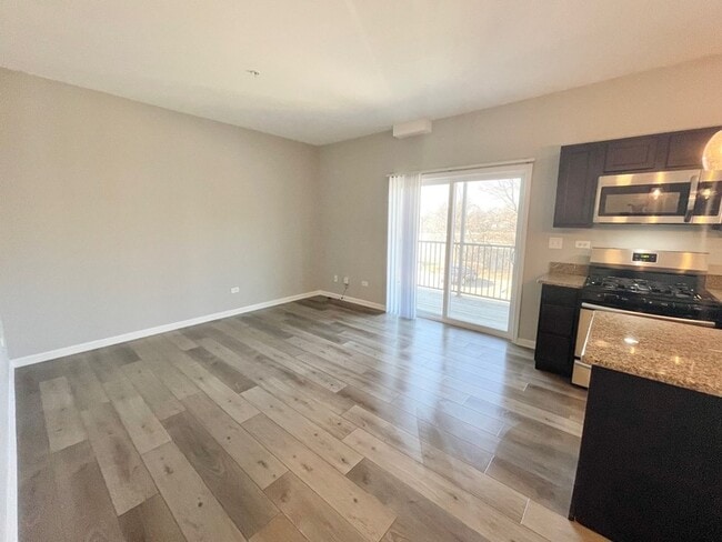 Building Photo - 811 E Main St