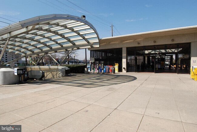 White Flint Metro 1 Block Away - 11801 Rockville Pike