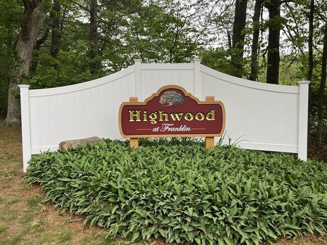 Building Photo - 97 Highwood Dr