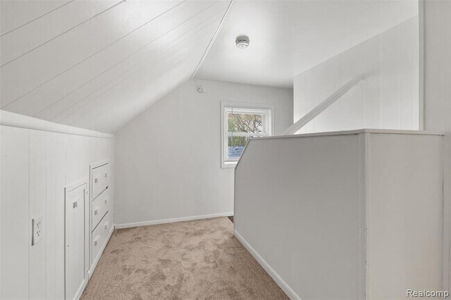 Building Photo - 13263 Frazho Rd