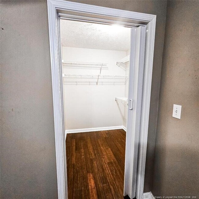 Building Photo - 1750 Renwick Dr